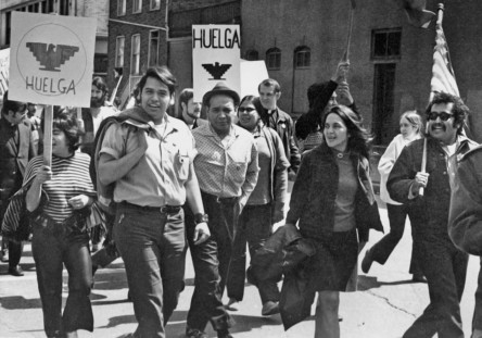 Eliseo Medina, left and Dolores Huerta at a 1971 march in Chicago.