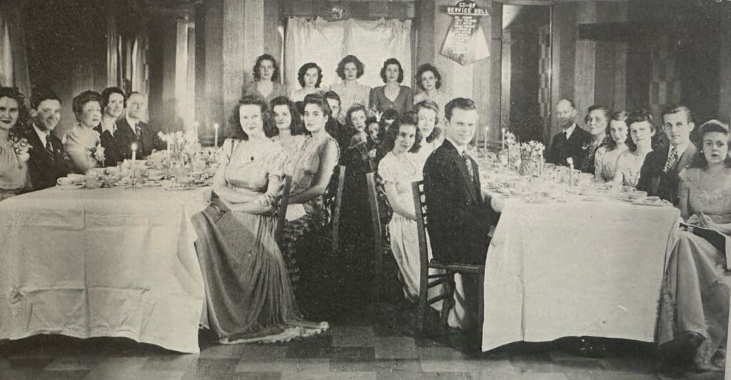 
1945-phi-theta-kappa-alpha-alpha-chapter-dinner