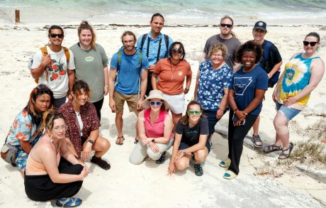 Geology students in the Bahamas