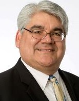 Photo of Professor Stephen Ramirez