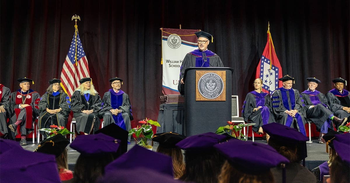 The Honorable Dustin McDaniel '99 delivers the keynote address to the Bowen Law class of 2026.