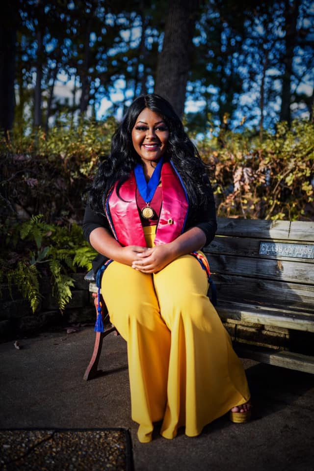 Graduation photo of Shakayla Zoss by Hayden Valentine of Unparalleled Images.