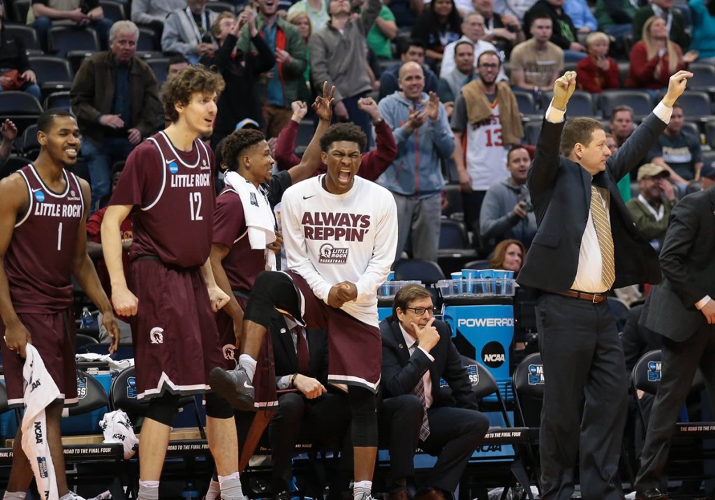 Trojans players celebrate during the 2016 NCAA Tournament