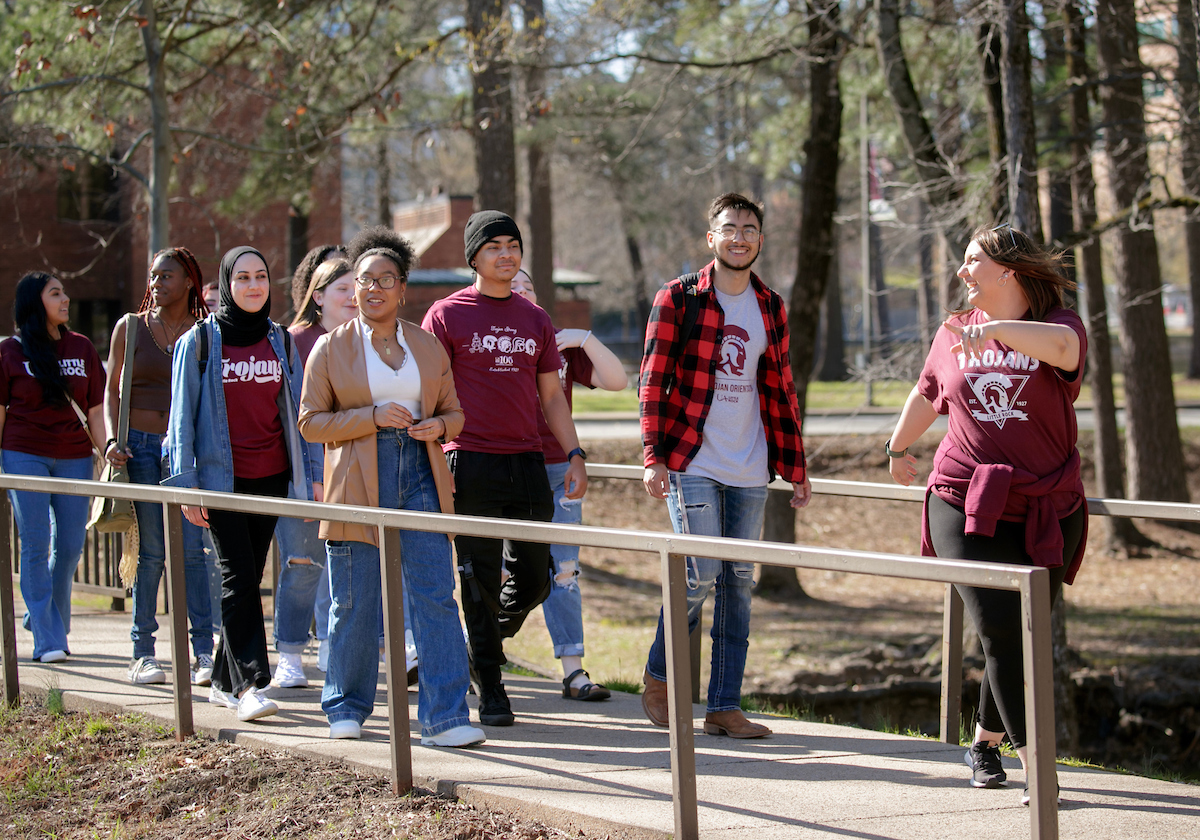 UA Little Rock students take a campus tour. Photo by Ben Krain.