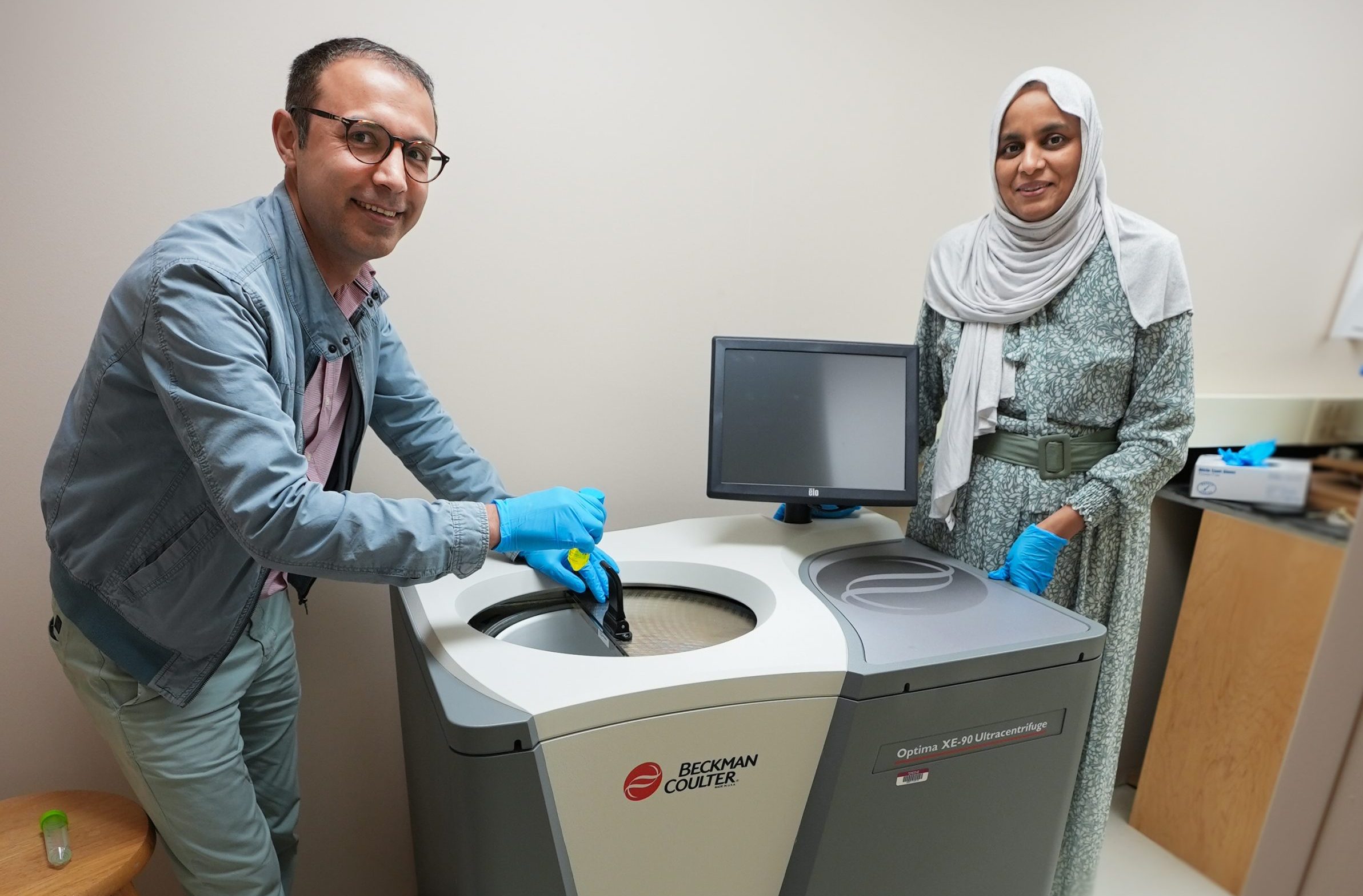 Chemistry Professors Mohammad Goodarzi and Noureen Siraj have received a $50,000 grant from the Arkansas IDeA Network of Biomedical Research Excellence. Photo by Ahmed Elkhattabi.