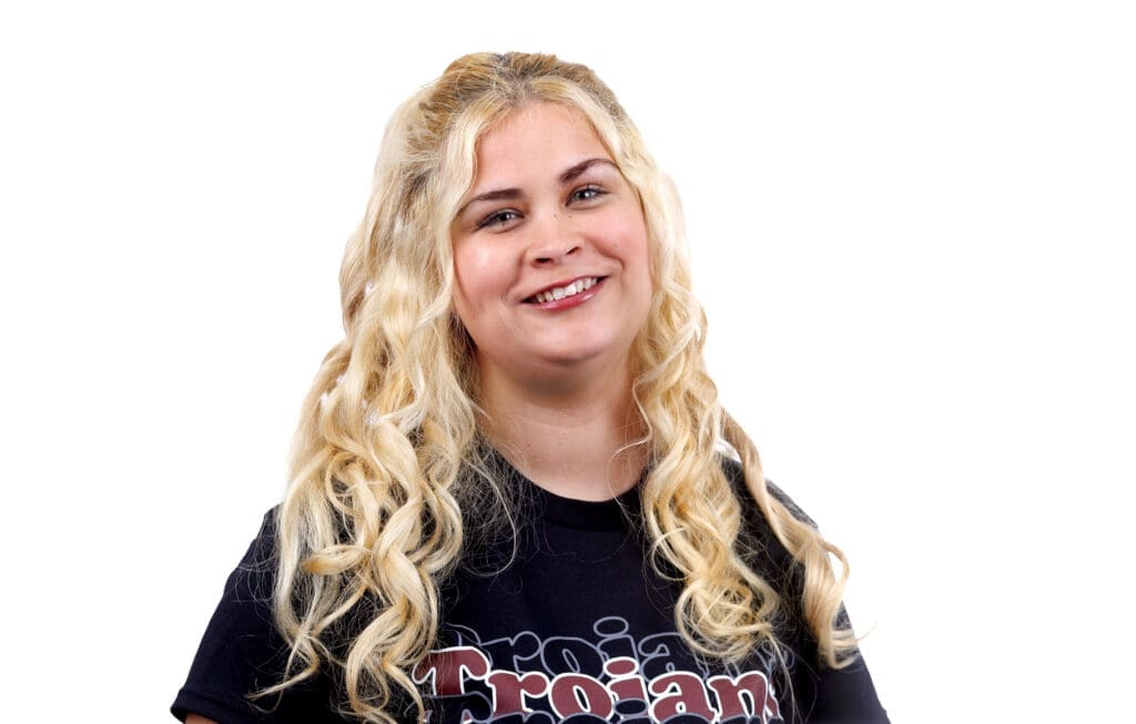 Orientation Leader Amaya Mendoza, Sophomore majoring in Political Science and English, headshot.