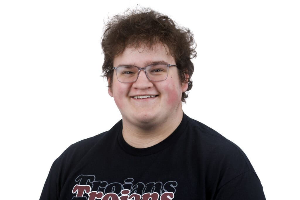 Bannon Jones, Freshman majoring in Mass Communication and Performing Arts, headshot.
