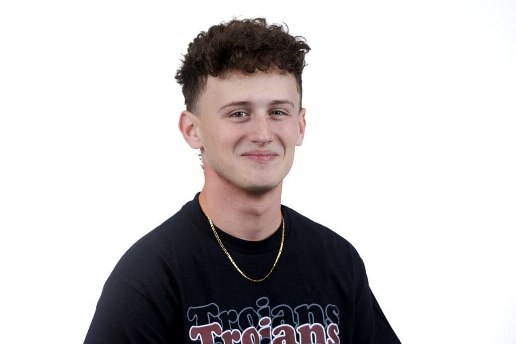 Braxton Fox, Freshman majoring in Nursing, headshot.