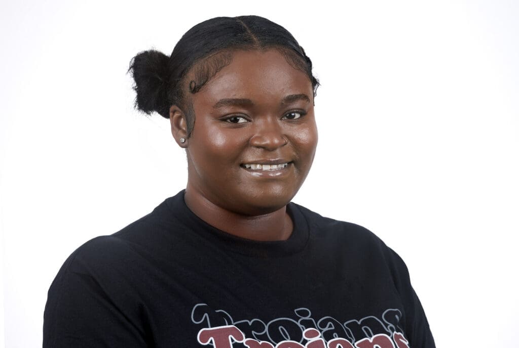 Erryn Washington, Sophomore majoring in Psychology, headshot.