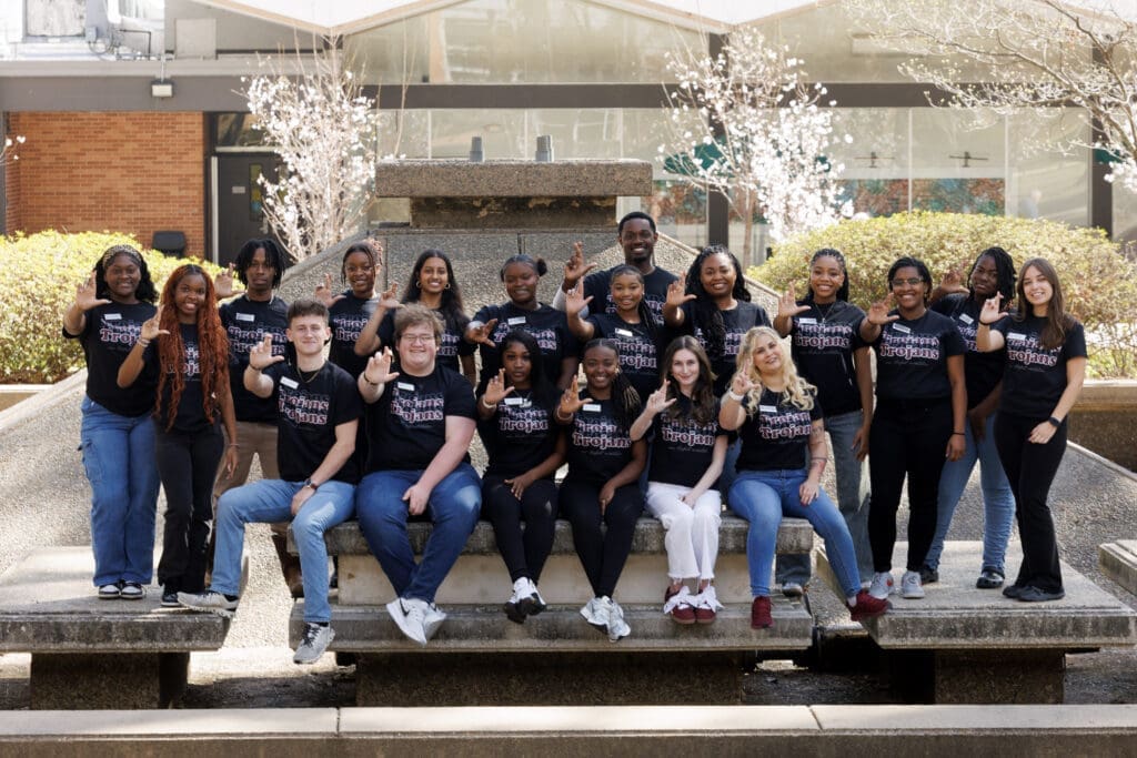 Orientation Leaders and Admissions Assistant Manager Dukeithius Paskel, group photo.