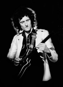 Brian-May_with_red_special